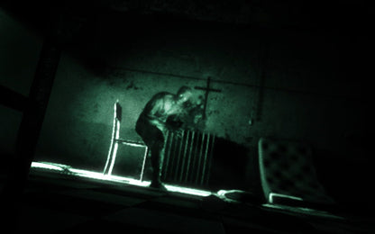 IGDB screenshot: Outlast (2)